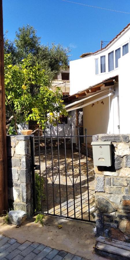Traditional House In Elounda Exterior photo